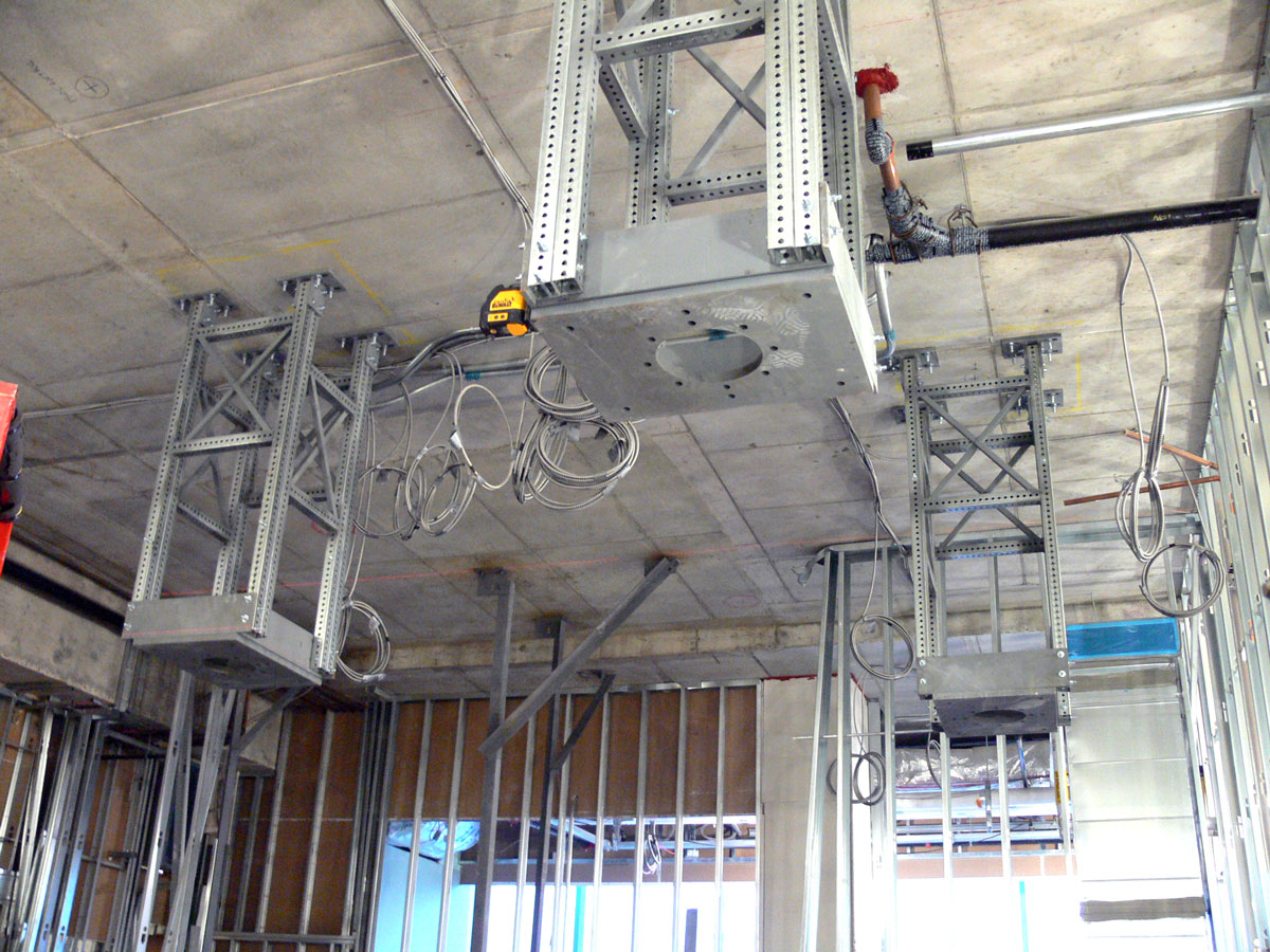 Unistrut medical support system in healthcare hospital construction