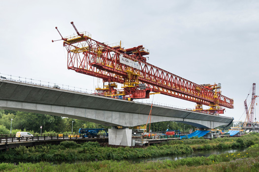 Roadway transportation construction using mobile crane with modular infrastructure.